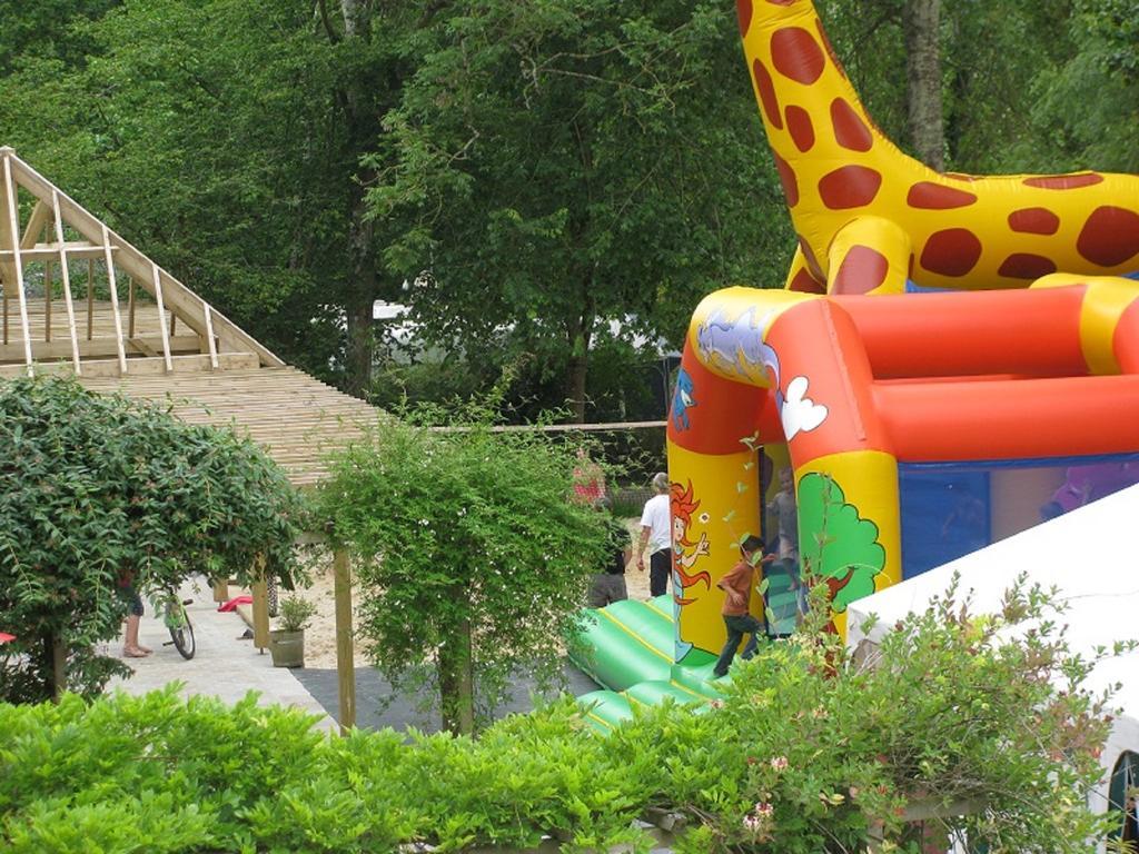 فندق Camping Des Rochers Des Parcs Clécy المظهر الخارجي الصورة