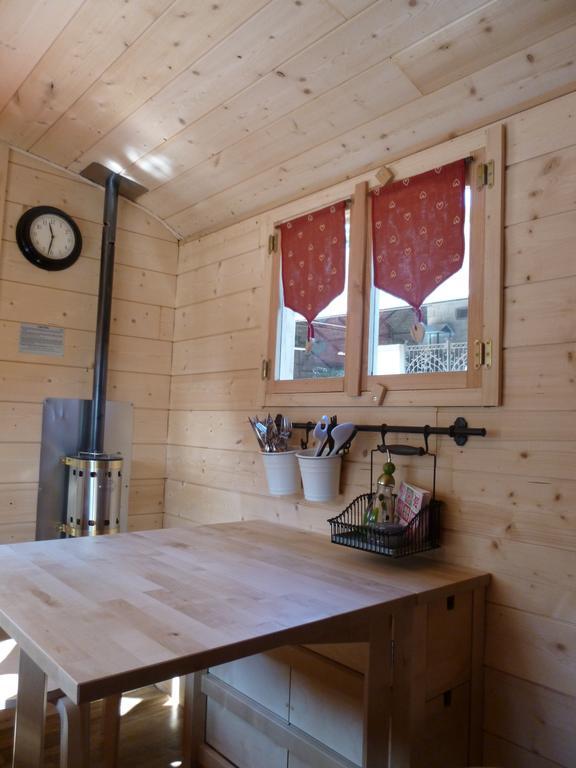 فندق Camping Des Rochers Des Parcs Clécy المظهر الخارجي الصورة