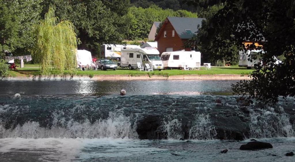 فندق Camping Des Rochers Des Parcs Clécy المظهر الخارجي الصورة